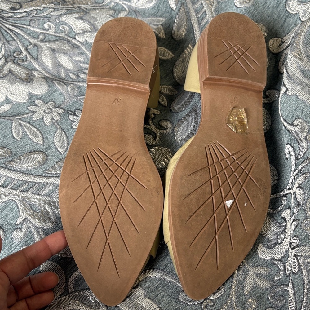 Bueno Women's Olive Leather Loafers - Picture 4 of 4